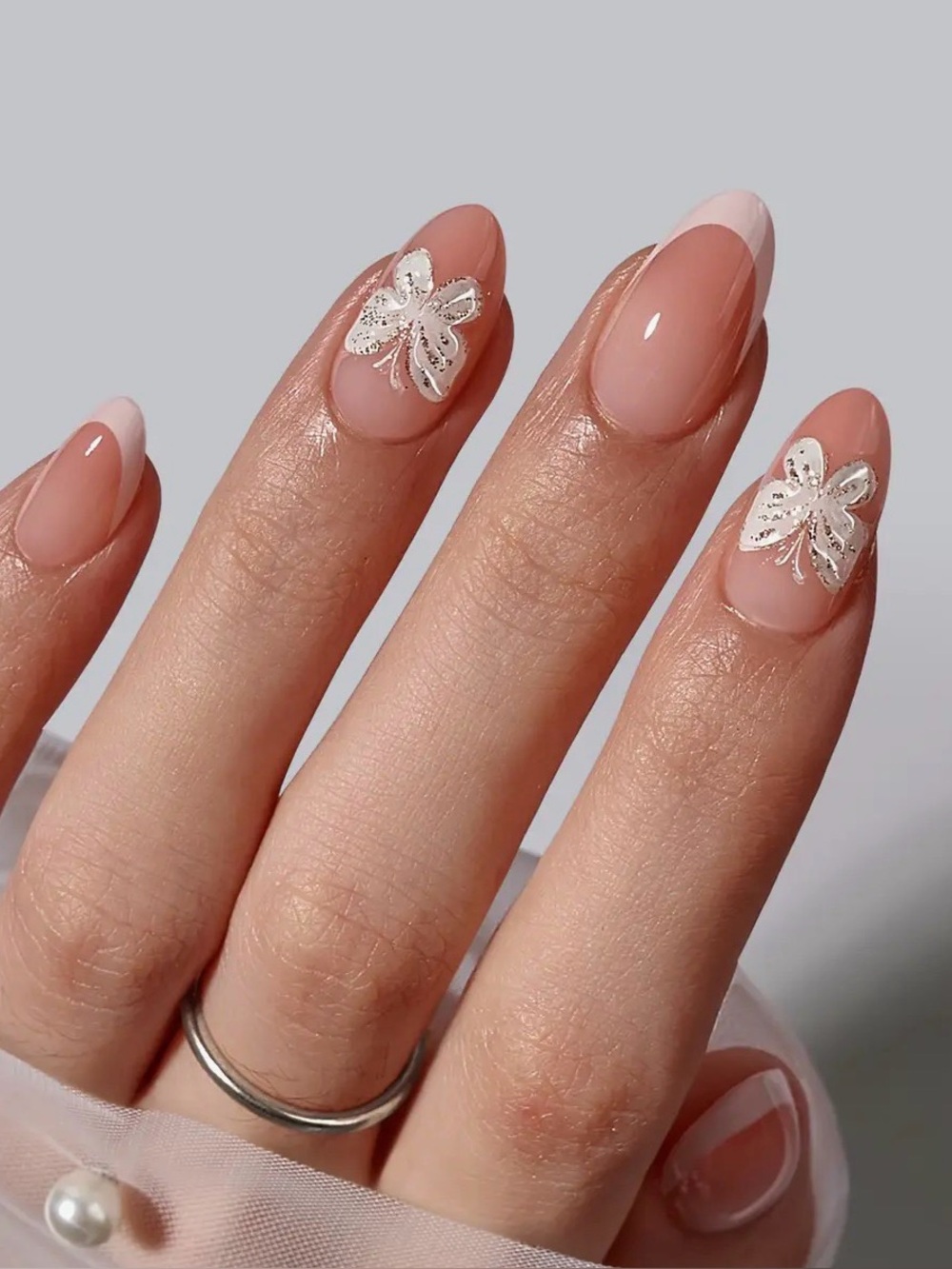 BTArtbox Nude Pink French Tip Press-On Nails with White Floral Butterfly Accent